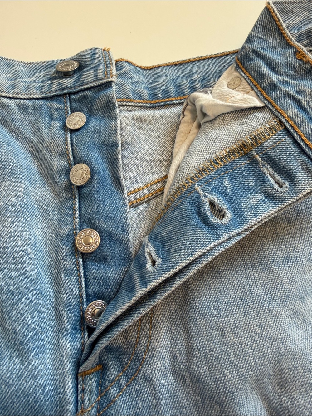 Vintage Levi’s Premium 501 Buttonfly Light Wash Distressed Denim Size 30 - Picture 2 of 14